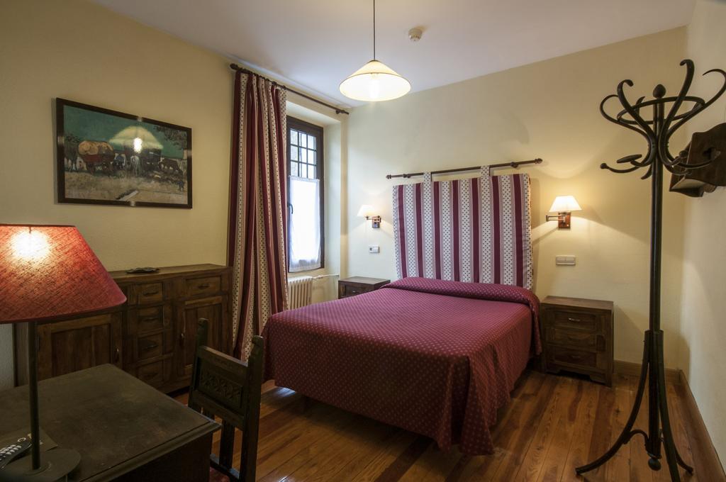 Hostal Ayestaran II Lekunberri Eksteriør bilde